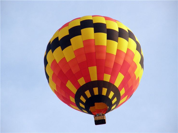 Picture Of Hot Air Balloon Sailing